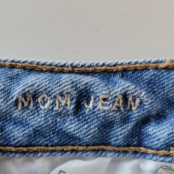 American Eagle Outfitters Mom Jeans Light Wash Size 6 - Picture 12 of 14